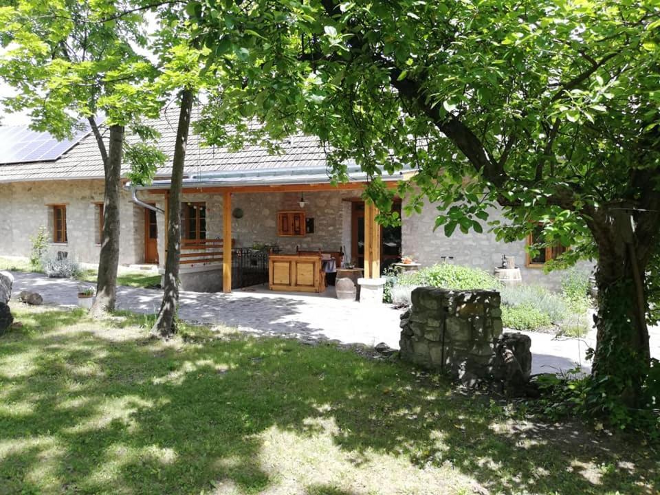 Karadi-Berger Vendeghaz Appartement Erdőbénye Buitenkant foto